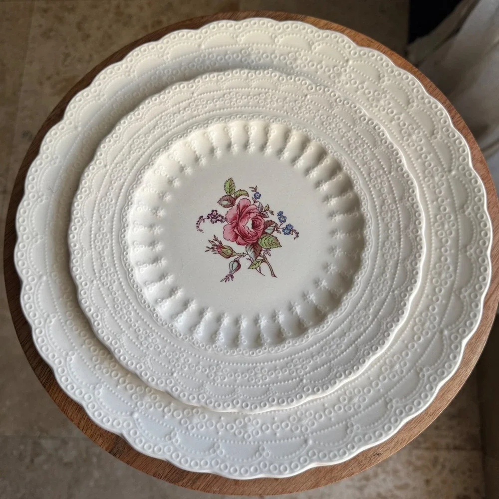 Spode Billingsley Rose Set of 2 Plates Floral Embossed Scalloped Dinner Salad